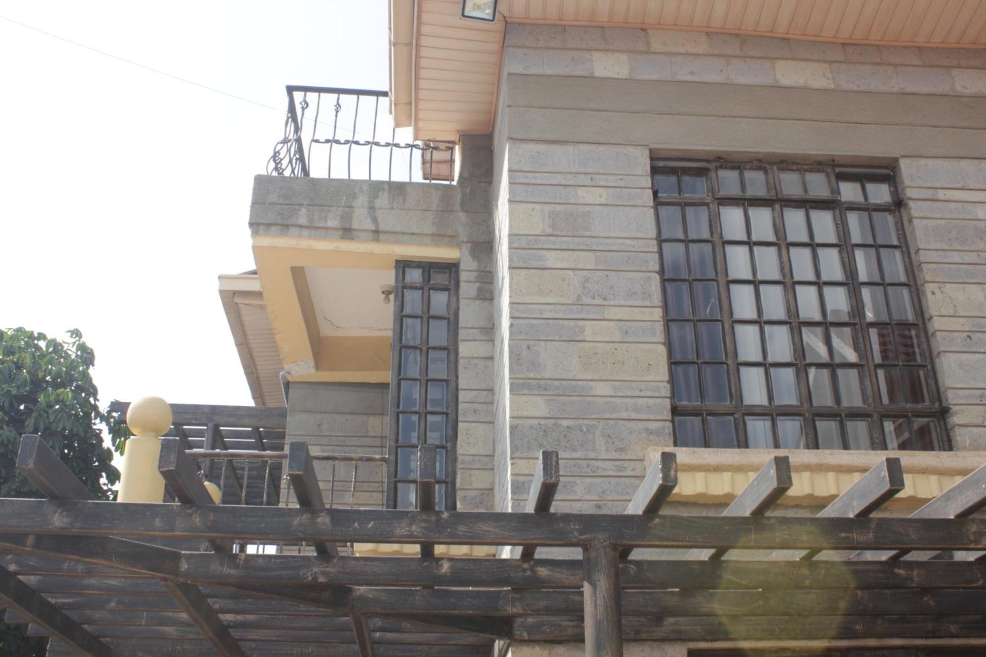 Eshborns House - Near Jomo Kenyatta International Airport And Sgr With Shuttle Services Syokimau Ngoại thất bức ảnh